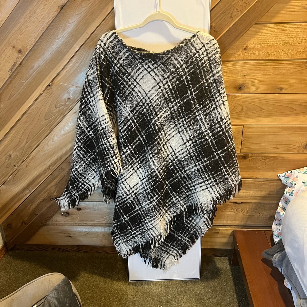 Black and white blanket poncho